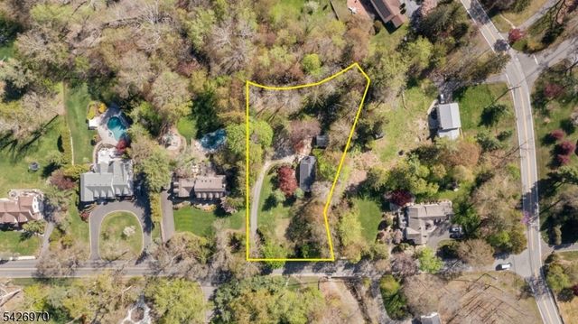 10 Old Stone Church Rd, Upper Saddle River Boro, NJ 07458