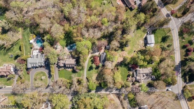 10 Old Stone Church Rd, Upper Saddle River Boro, NJ 07458