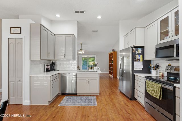 11518 COURTNEY WATERS Lane, Jacksonville, FL 32258