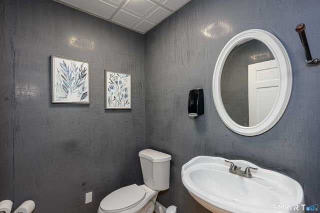 657 Orange Center Road, Orange, CT 06477