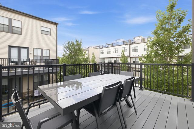 42310 CRAWFORD TER, Brambleton, VA 20148