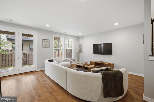 42310 CRAWFORD TER, Brambleton, VA 20148