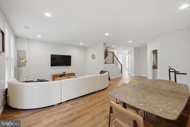 42310 CRAWFORD TER, Brambleton, VA 20148