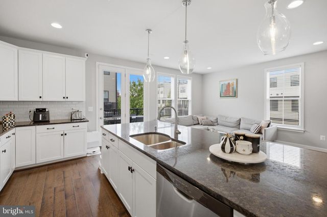 42310 CRAWFORD TER, Brambleton, VA 20148