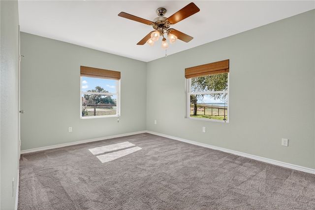 140 Front St, Rockport, TX 78382