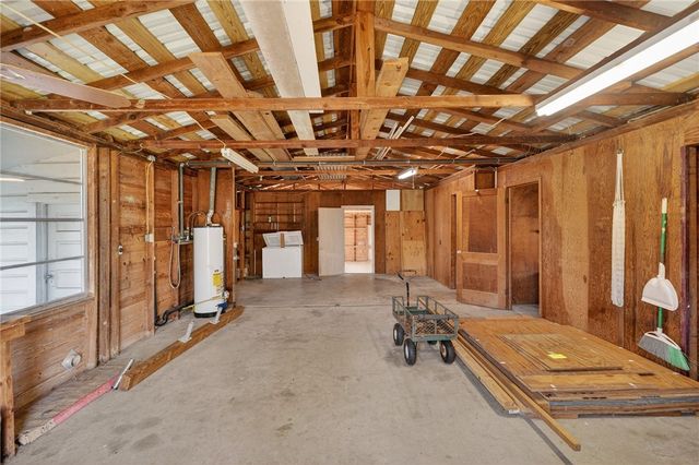 140 Front St, Rockport, TX 78382