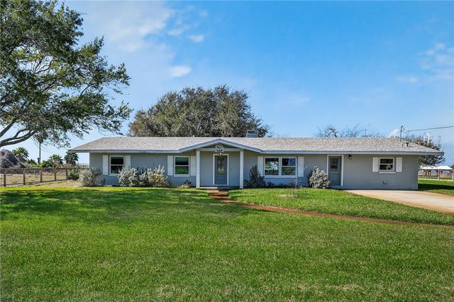 140 Front St, Rockport, TX 78382
