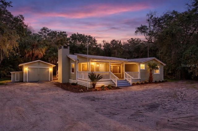 674 N STATE ROAD 21, Hawthorne, FL 32640