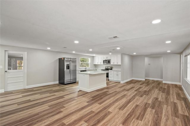 674 N STATE ROAD 21, Hawthorne, FL 32640