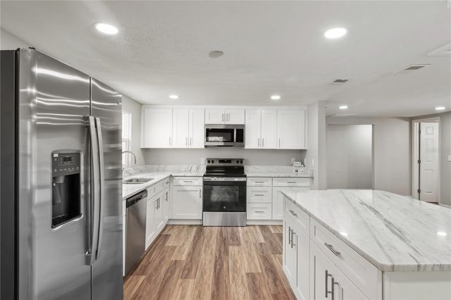 674 N STATE ROAD 21, Hawthorne, FL 32640