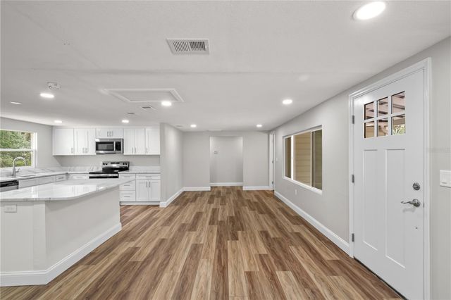 674 N STATE ROAD 21, Hawthorne, FL 32640