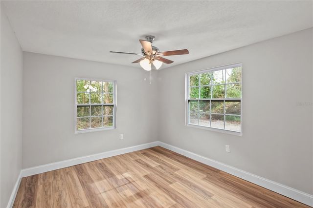 674 N STATE ROAD 21, Hawthorne, FL 32640