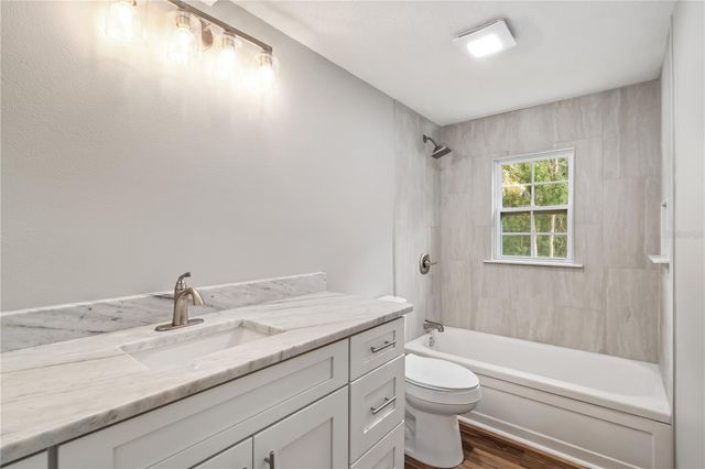 674 N STATE ROAD 21, Hawthorne, FL 32640