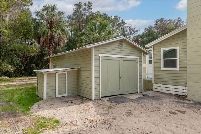 674 N STATE ROAD 21, Hawthorne, FL 32640
