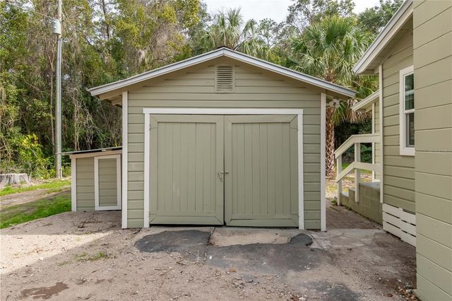 674 N STATE ROAD 21, Hawthorne, FL 32640