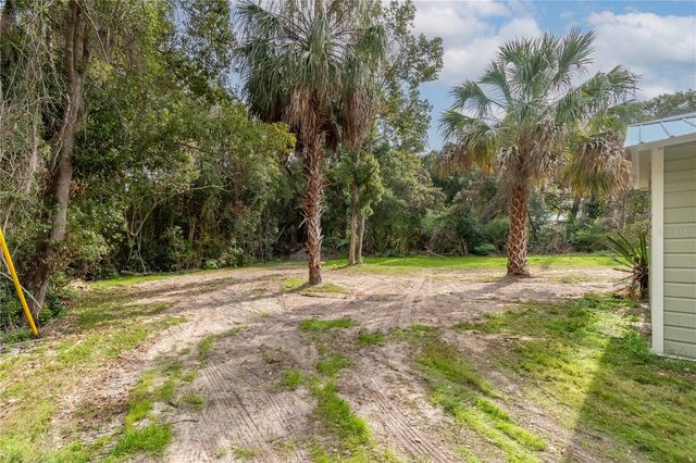 674 N STATE ROAD 21, Hawthorne, FL 32640