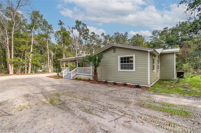 674 N STATE ROAD 21, Hawthorne, FL 32640