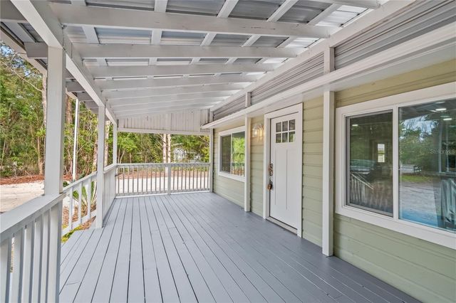 674 N STATE ROAD 21, Hawthorne, FL 32640