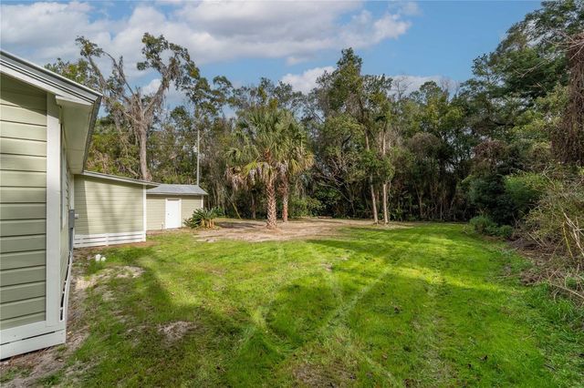 674 N STATE ROAD 21, Hawthorne, FL 32640