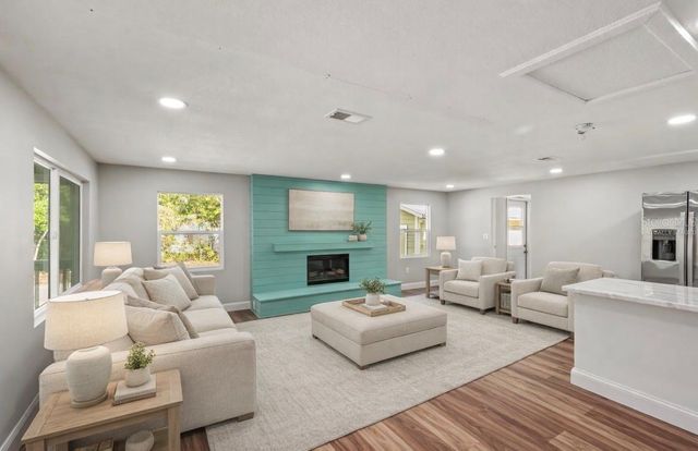 674 N STATE ROAD 21, Hawthorne, FL 32640