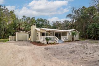 674 N STATE ROAD 21, Hawthorne, FL 32640
