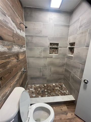 603 NW 97th St 603, Miami, FL 33150