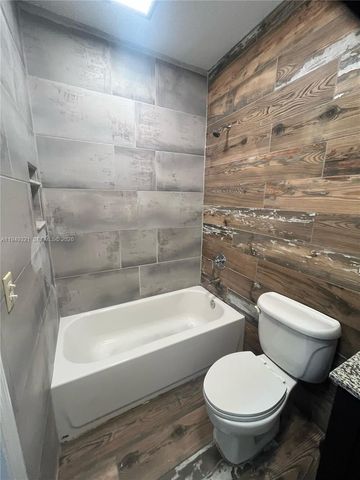 603 NW 97th St 603, Miami, FL 33150