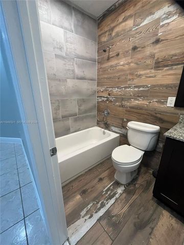 603 NW 97th St 603, Miami, FL 33150