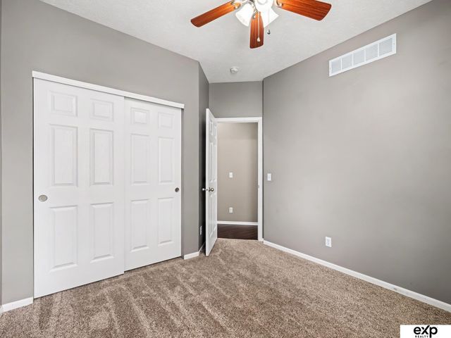 8429 S 64 Avenue, Omaha, NE 68157