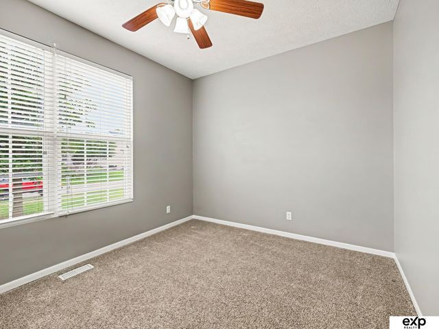 8429 S 64 Avenue, Omaha, NE 68157
