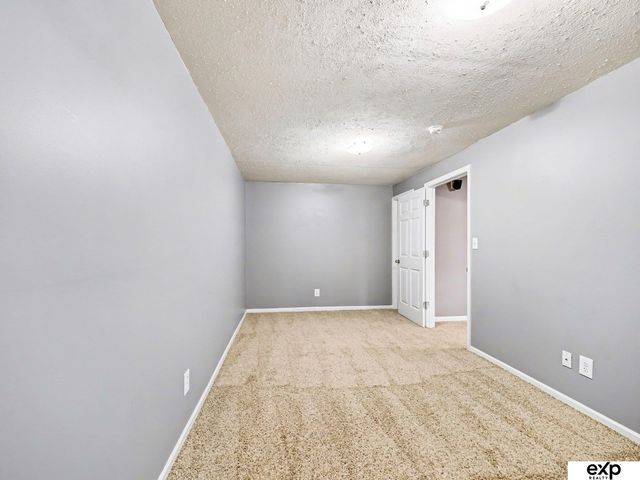 8429 S 64 Avenue, Omaha, NE 68157