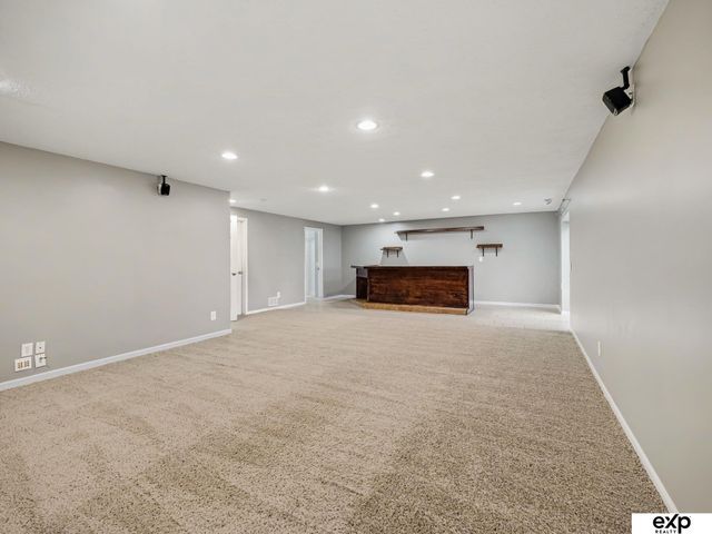 8429 S 64 Avenue, Omaha, NE 68157