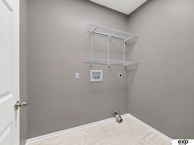 8429 S 64 Avenue, Omaha, NE 68157