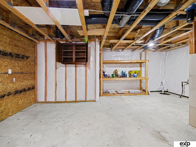 8429 S 64 Avenue, Omaha, NE 68157