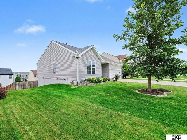 8429 S 64 Avenue, Omaha, NE 68157