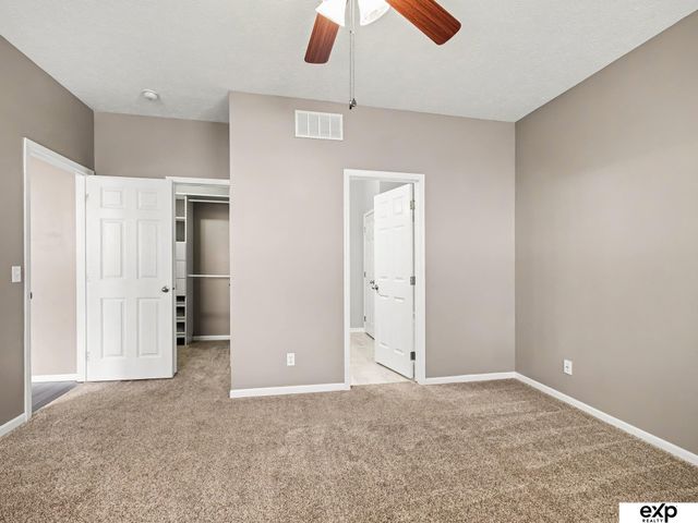 8429 S 64 Avenue, Omaha, NE 68157