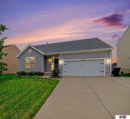8429 S 64 Avenue, Omaha, NE 68157