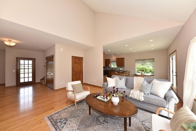 4915 Meadowview COURT, Grafton, WI 53024
