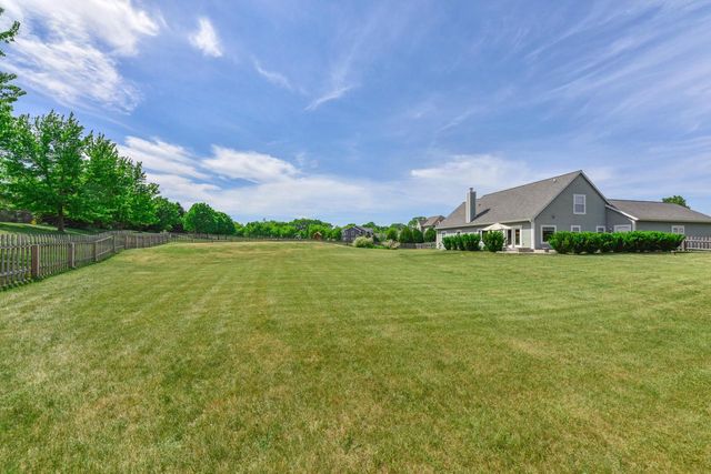 4915 Meadowview COURT, Grafton, WI 53024