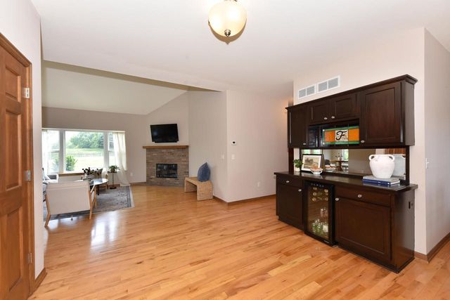 4915 Meadowview COURT, Grafton, WI 53024