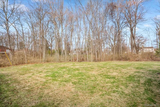 2672 Loretta Street, Yorktown Heights, NY 10598