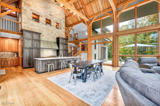 7184 Neff Road, Valley City, OH 44280