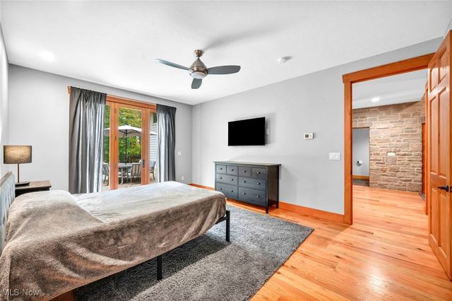 7184 Neff Road, Valley City, OH 44280