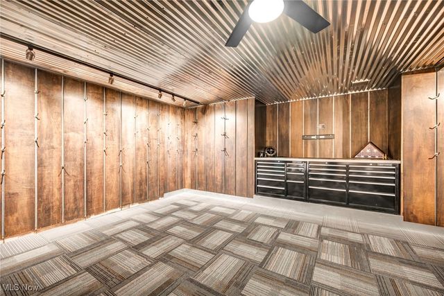 7184 Neff Road, Valley City, OH 44280