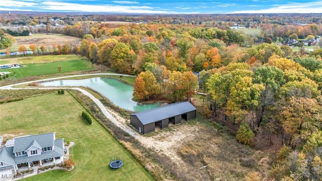 7184 Neff Road, Valley City, OH 44280