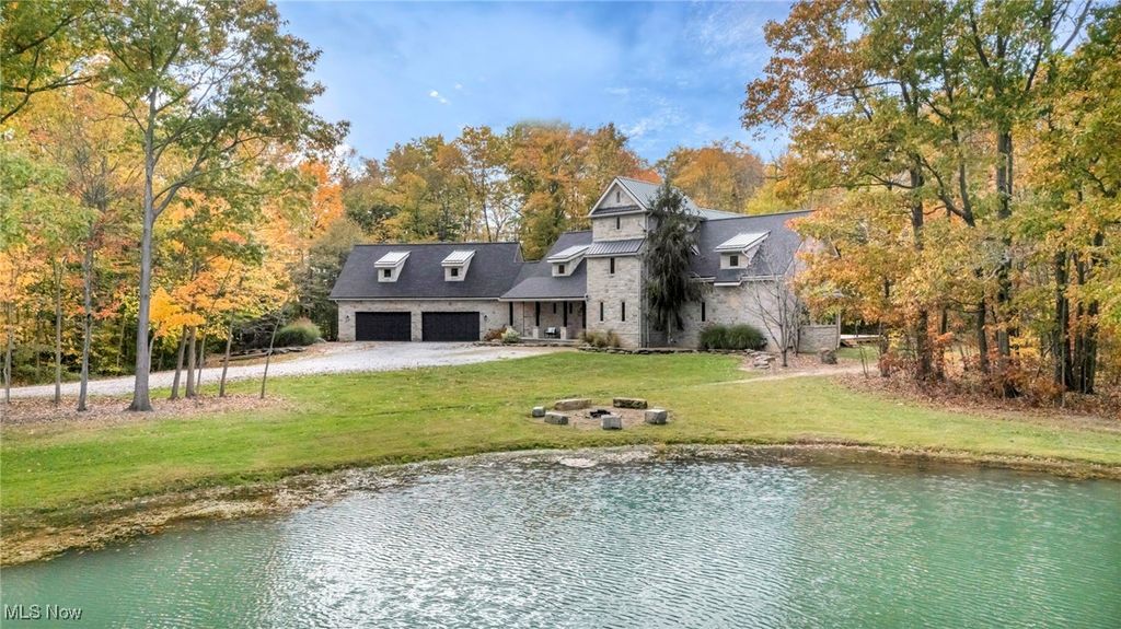 7184 Neff Road, Valley City, OH 44280