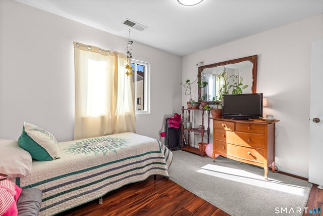 140 Thompson Street 18D, East Haven, CT 06513