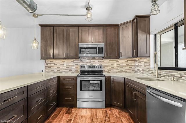 4586 Trawler CT 404, Fort Myers, FL 33919