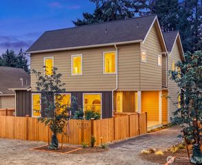 11737 40th Avenue NE #A, Seattle, WA 98125