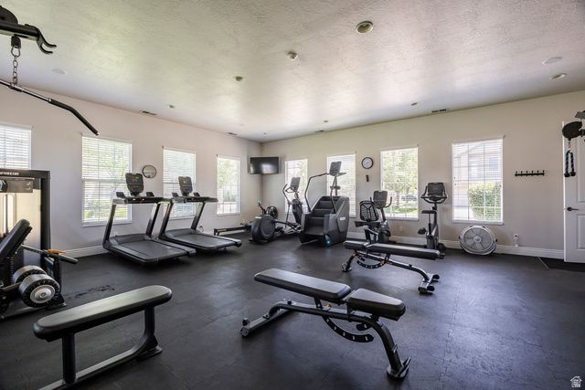 214 N BIRMINGHAM LN, North Salt Lake, UT 84054